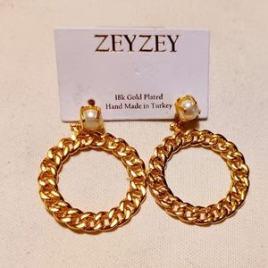 Zeyzey Chain and Pearl Hoop Earrings
